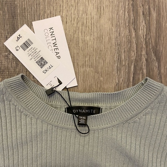 NWT cropped sweater top - Picture 2 of 4